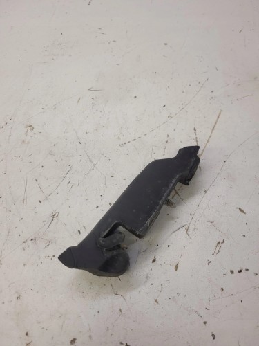 PIANKA WYGŁUSZENIE BŁOTNIKA AUDI A1 8X 8X0823721