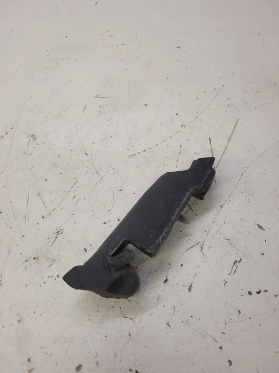 PIANKA WYGŁUSZENIE BŁOTNIKA AUDI A1 8X 8X0823721