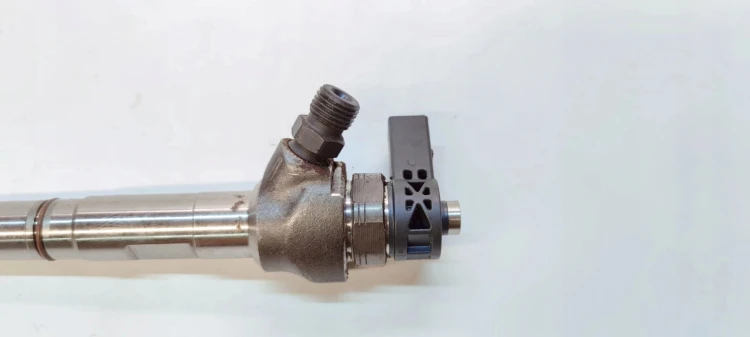WTRYSKIWACZ WTRYSK AUDI VW CR 2.0 TDI 04L130277AC