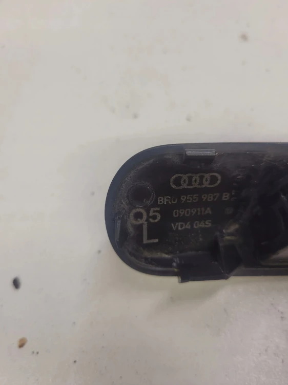 DYSZA SPRYSKIWACZA SPRYSK LEWA AUDI Q5 8R0955987B
