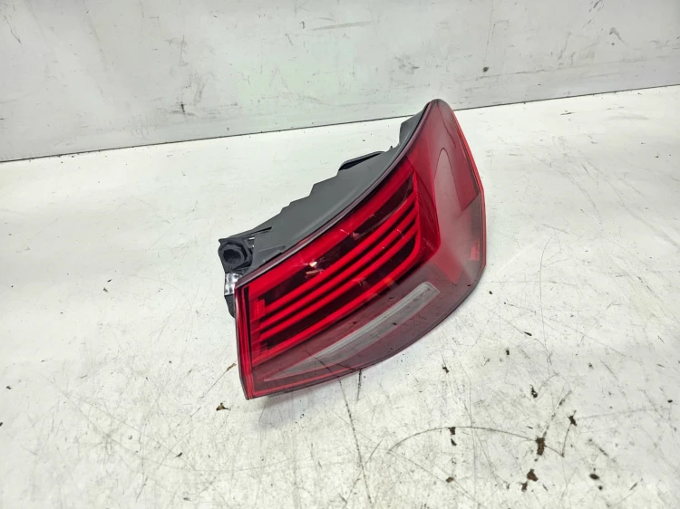 LAMPA PRAWY TYŁ W BŁOTNIK AUDI A3 8Y SPORTBACK 5-DRZWI 8Y0945070
