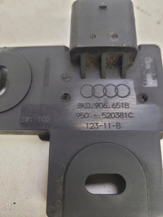 CZUJNIK POZIOMU PALIWA AUDI A8 D4 TFSI 8K0906651B