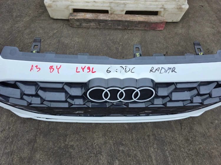 ZDERZAK PRZÓD KOMPLETNY AUDI A3 8Y S LINE 6XPDC POD RADAR LY9L KOMPLETNY !!
