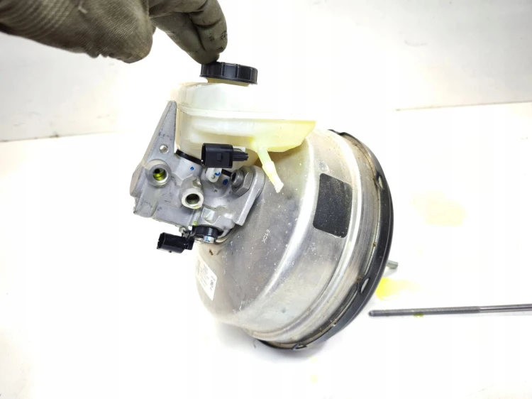 SERWO POMPA HAMULCOWA AUDI A4 B9 A5 LIFT 8W0612103K