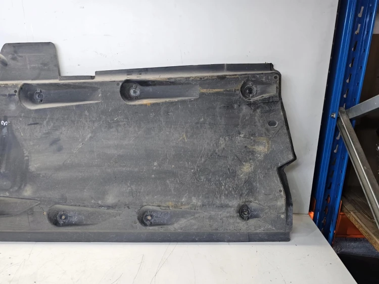 OSŁONA PŁYTA PODWOZIA PRAWA AUDI A1 VW 6R0825202