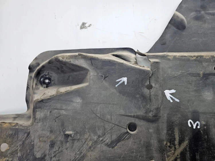 OSŁONA PŁYTA PODWOZIA PRAWA AUDI A1 VW 6R0825202