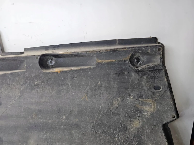 OSŁONA PŁYTA PODWOZIA PRAWA AUDI A1 VW 6R0825202