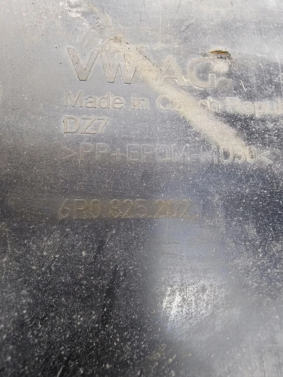 OSŁONA PŁYTA PODWOZIA PRAWA AUDI A1 VW 6R0825202