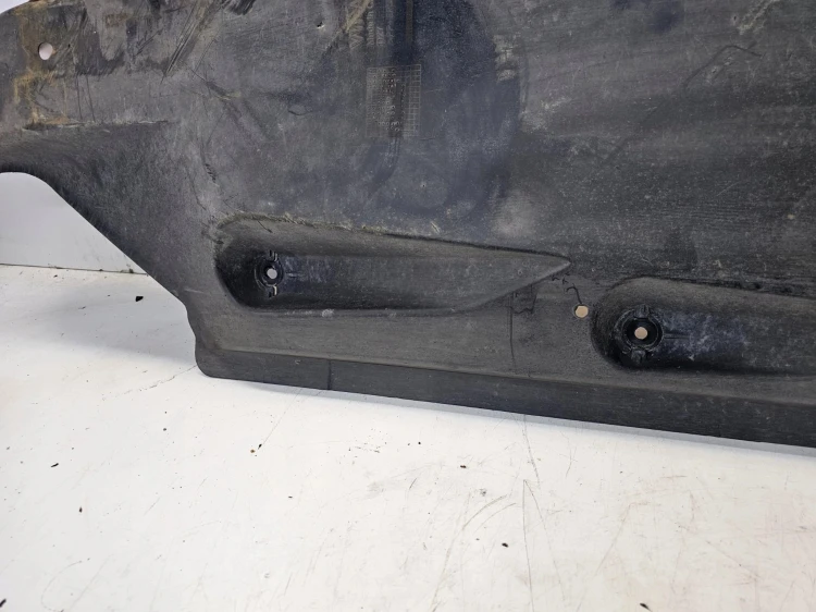 OSŁONA PŁYTA PODWOZIA PRAWA AUDI A1 VW 6R0825202