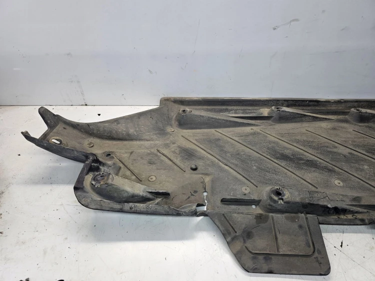 OSŁONA PŁYTA PODWOZIA PRAWA AUDI A1 VW 6R0825202