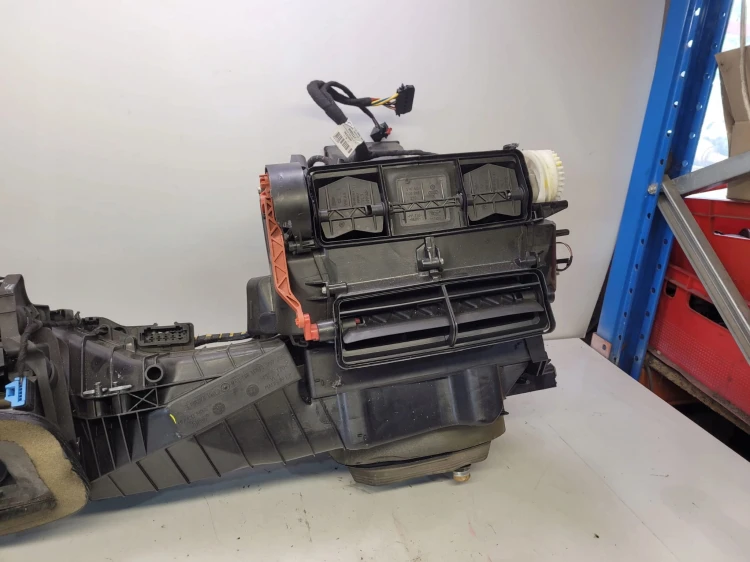 NAGRZEWNICA KOMPLETNA AUDI A3 8P LIFT 8P1820003AH