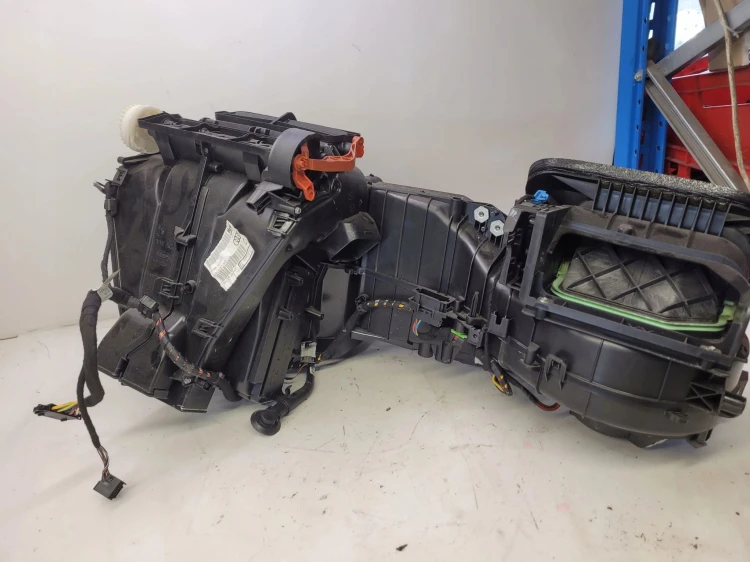 NAGRZEWNICA KOMPLETNA AUDI A3 8P LIFT 8P1820003AH