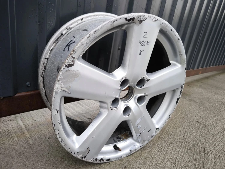 FELGA ALUMINIOWA AUDI A3 A4 A6 VW SKODA 8.0J R18 ET43 8E0601025AK Z*26* K