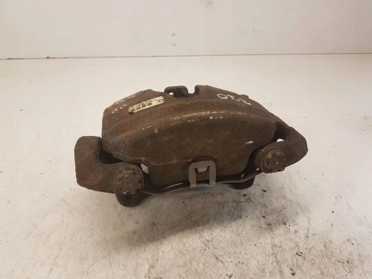 ZACISK HAMULCOWY PRAWY PRZÓD AUDI Q5 A5 8R0106E