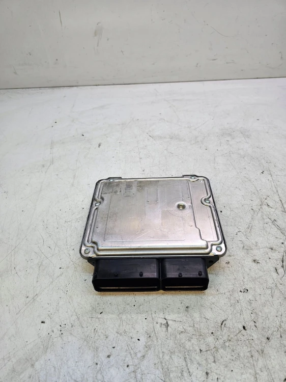 KOMPUTER STEROWNIK SILNIKA AUDI VW 2.0 FSI 06F906056T