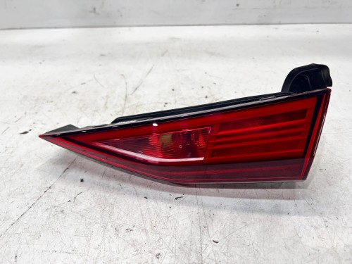 LAMPA PRAWY TYŁ W KLAPĘ AUDI A3 8Y 8Y0945076A