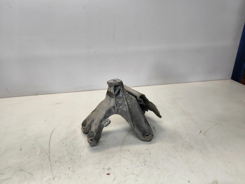 ŁAPA WSPORNIK SILNIKA PRAWA AUDI A4 B8 A5 8T Q5 8R 8K0199308BR ORYGINAŁ !!!