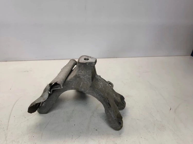 ŁAPA WSPORNIK SILNIKA PRAWA AUDI A4 B8 A5 8T Q5 8R 8K0199308BR ORYGINAŁ !!!