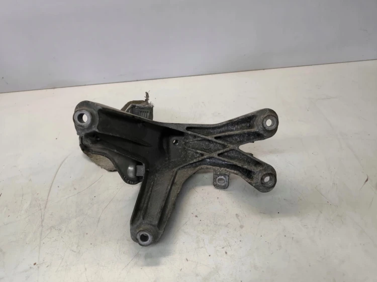 ŁAPA WSPORNIK SILNIKA PRAWA AUDI A4 B8 A5 8T Q5 8R 8K0199308BR ORYGINAŁ !!!