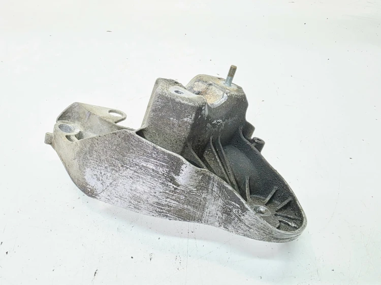 ŁAPA PODUSZKI SILNIKA LEWA AUDI A6 C6 4F0199351H