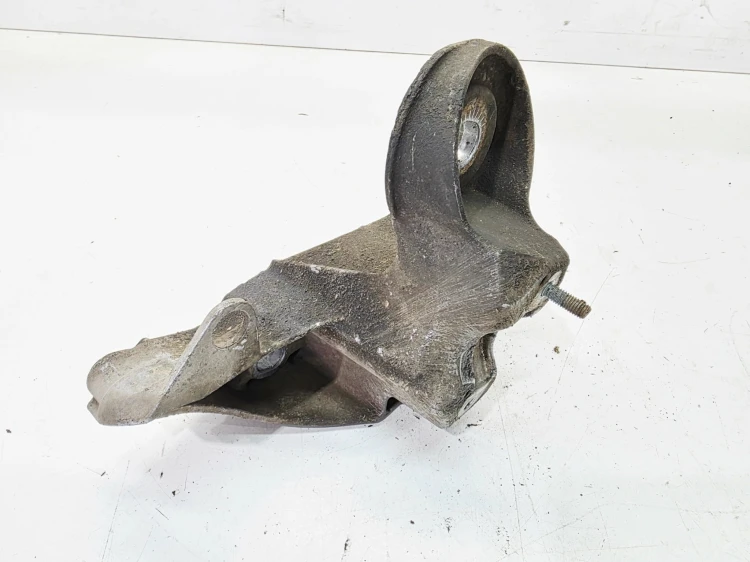 ŁAPA PODUSZKI SILNIKA LEWA AUDI A6 C6 4F0199351H