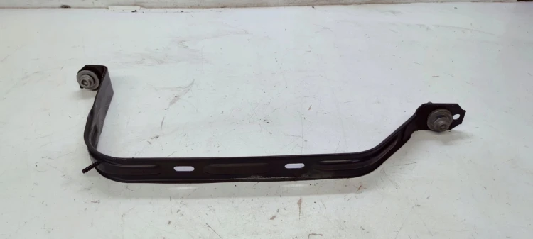 OBEJMA MOCUJĄCA ZBIORNIK PALIWA AUDI A6 4K0201654F