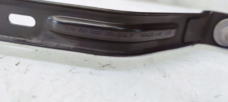 OBEJMA MOCUJĄCA ZBIORNIK PALIWA AUDI A6 4K0201654F