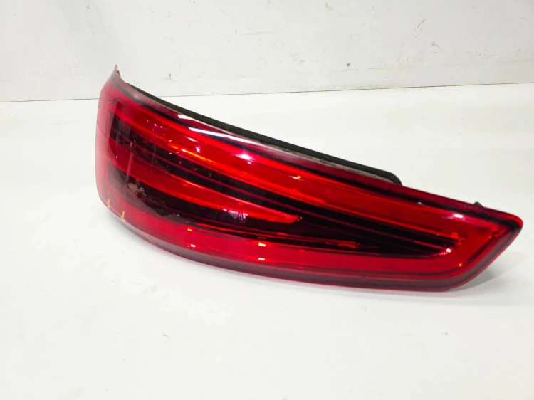 LAMPA LEWY TYŁ LED AUDI Q3 8U 8U0945093H 1/26