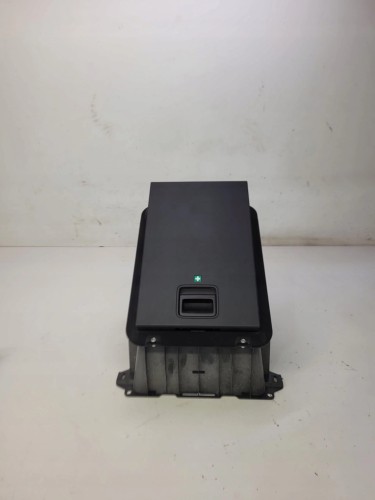 APTECZKA KANAPY TYŁ AUDI A8 D4 LONG 9918009753