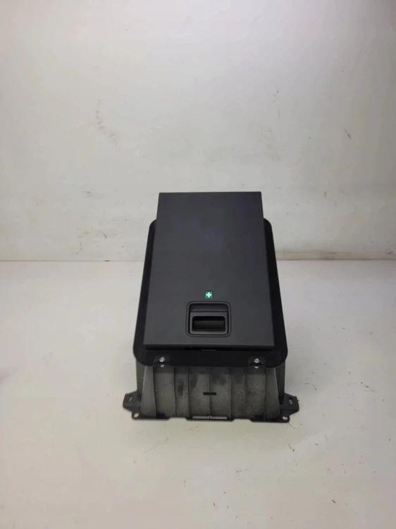 APTECZKA KANAPY TYŁ AUDI A8 D4 LONG 9918009753