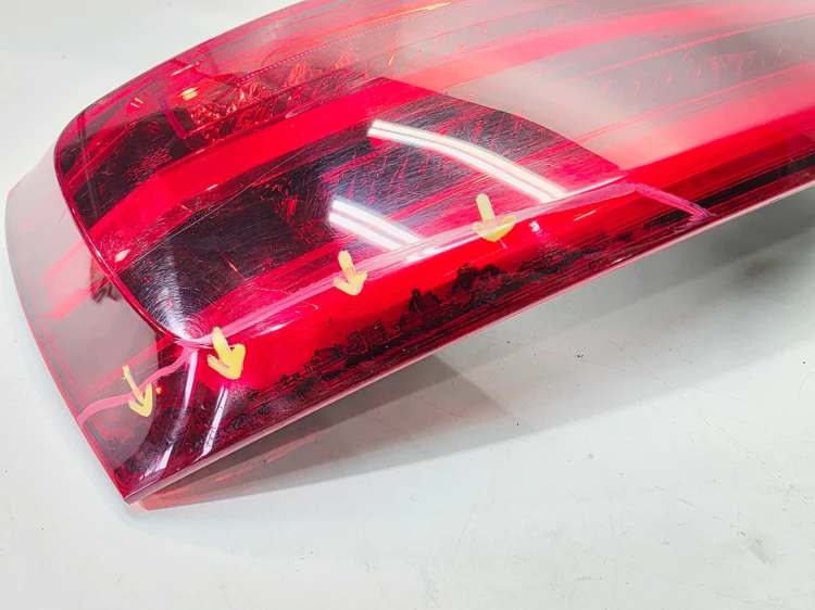 LAMPA LEWY TYŁ LED AUDI Q3 8U 8U0945093H 1/26
