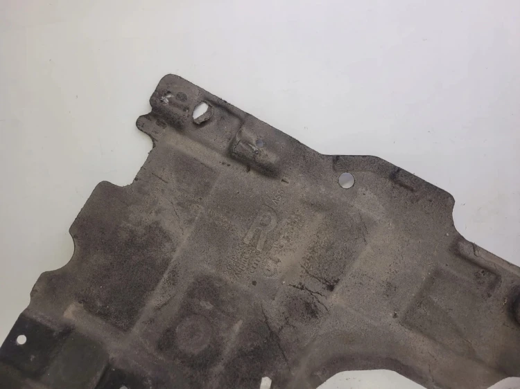 OSŁONA PODWOZIA PRAWY TYŁ AUDI A8 D4 4H0825214C