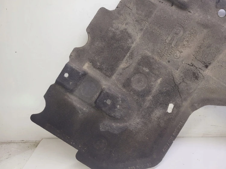 OSŁONA PODWOZIA PRAWY TYŁ AUDI A8 D4 4H0825214C