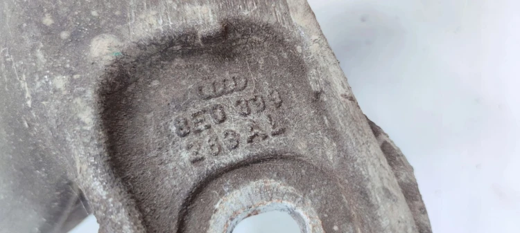 MOCOWANIE ŁAPA PODPORA SKRZYNI BIEGÓW AUDI A4 B6 B7 8E0399263AL