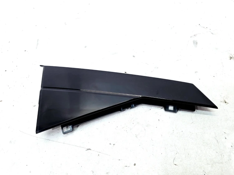 NAKŁADKA OSŁONA SŁUPKA DRZWI PRAWY TYŁ AUDI Q4 E-TRON 89E839904A