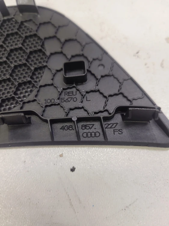 MASKOWNICA GŁOŚNIKA DESKI LEWA AUDI A7 4G8857227