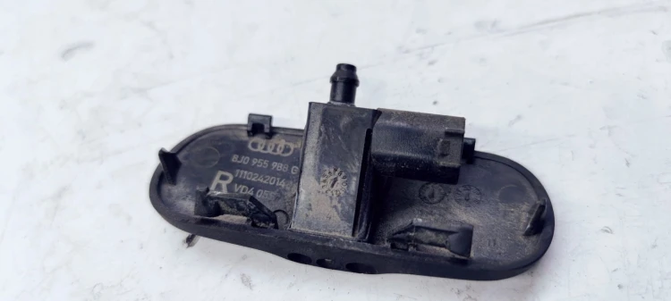 DYSZA SPRYSKIWACZA PRAWA AUDI TT 8J0955988G