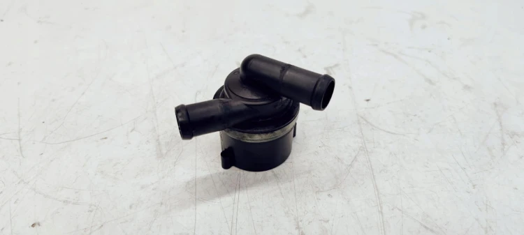 DODATKOWA POMPA WODY AUDI VW 03L965561A 2,0 TDI