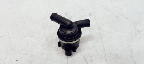 DODATKOWA POMPA WODY AUDI VW 03L965561A 2,0 TDI
