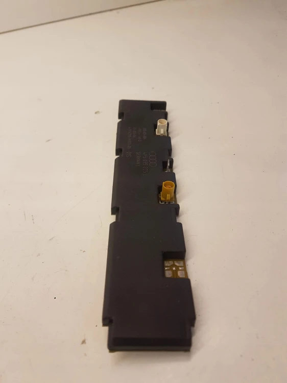 WZMACNIACZ ANTENOWY AUDI A3 A4 A6 4F5035225L