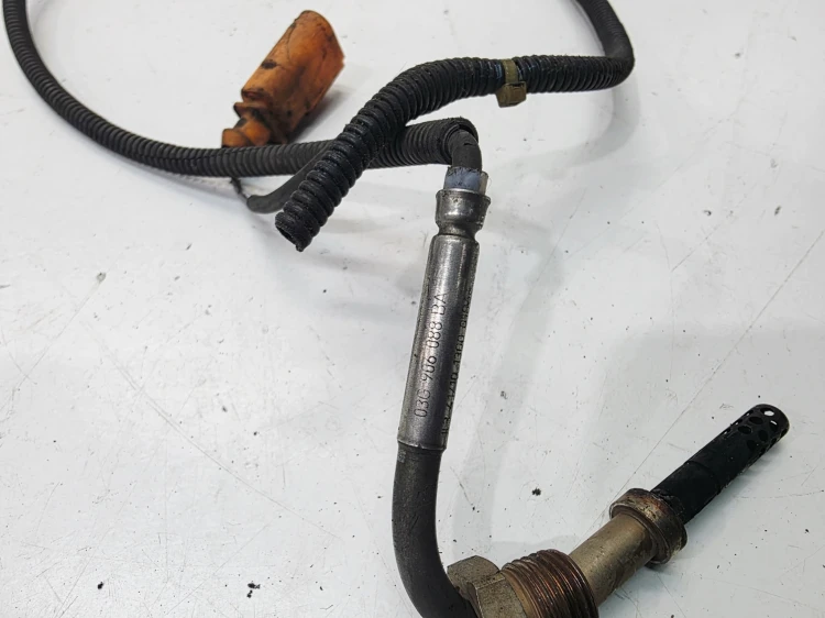 CZUJNIK TEMPERATURY SPALIN AUDI A4 B7 A6 C6 2.0 TDI 03G906088BA