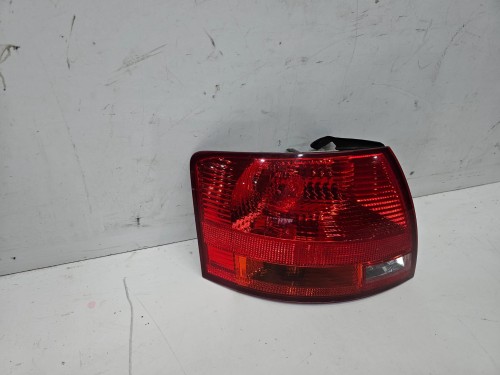 LAMPA LEWY TYŁ W BŁOTNIK AUDI A4 B7 KOMBI AVANT 8E9945095E ORYGINAŁ