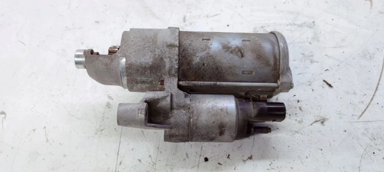ROZRUSZNIK AUDI A4 B8 A5 8T 2.0 TDI 04L911021 *72*