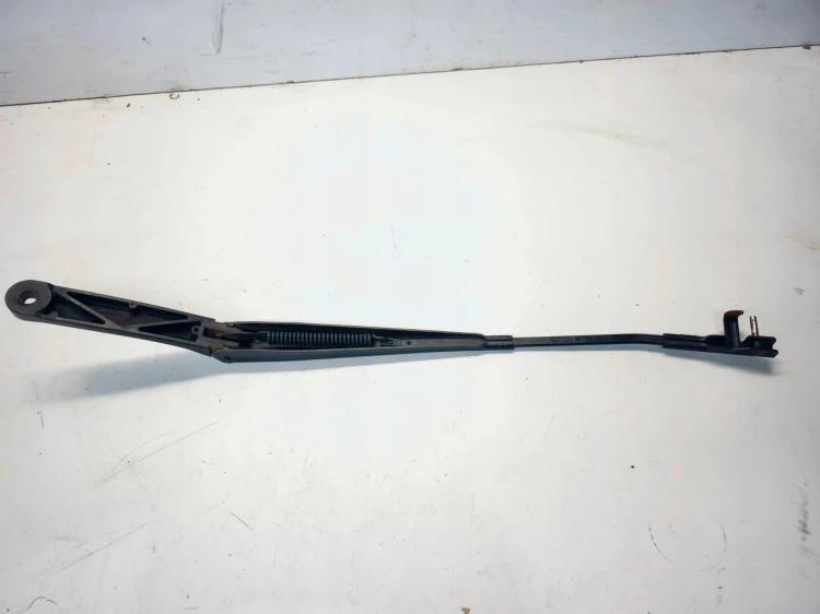 RAMIĘ WYCIERACZKI LEWY PRZÓD AUDI A3 8P 8P1955409B