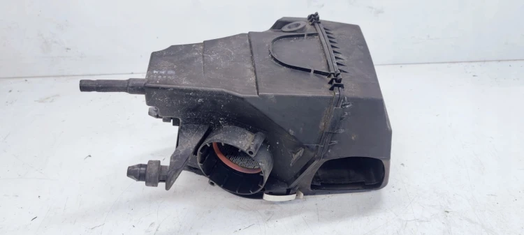 OBUDOWA FILTRA POWIETRZA AUDI A6 C6 4F0133835N