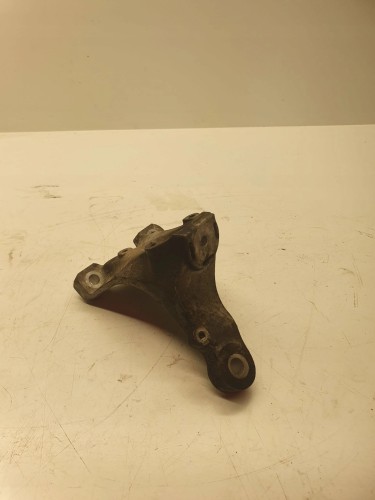 ŁAPA PODPORA SILNIKA AUDI S4 B6 B7 8E0199307AD 4,2