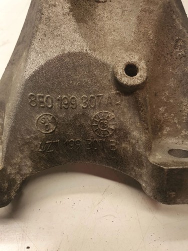 ŁAPA PODPORA SILNIKA AUDI S4 B6 B7 8E0199307AD 4,2
