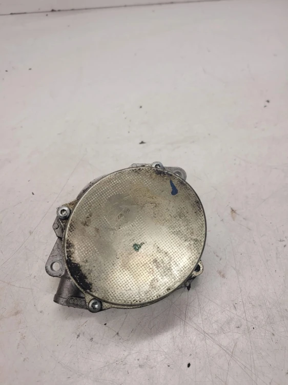 POMPA VACUM AUDI A6 C6 3.0 TDI BMK ASB 057145100AE