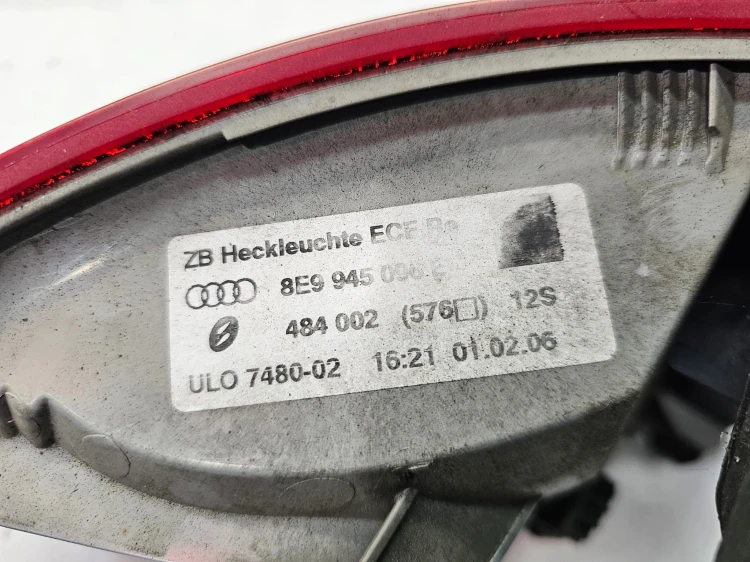 LAMPA PRAWY TYŁ W BŁOTNIK AUDI A4 B7 KOMBI AVANT 8E9945096E ORYGINAŁ