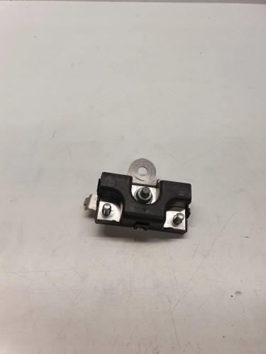 FILTR PRZECIWZAKŁÓCENIOWY AUDI A8 D3 4E0035209A